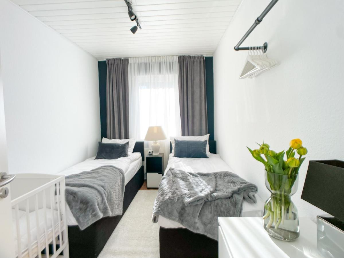 M-Style 01 Apartment Mit Terrasse Und Gasgrill, 24H Self-Check-In, Free Parking, Netflix Neurenberg Buitenkant foto